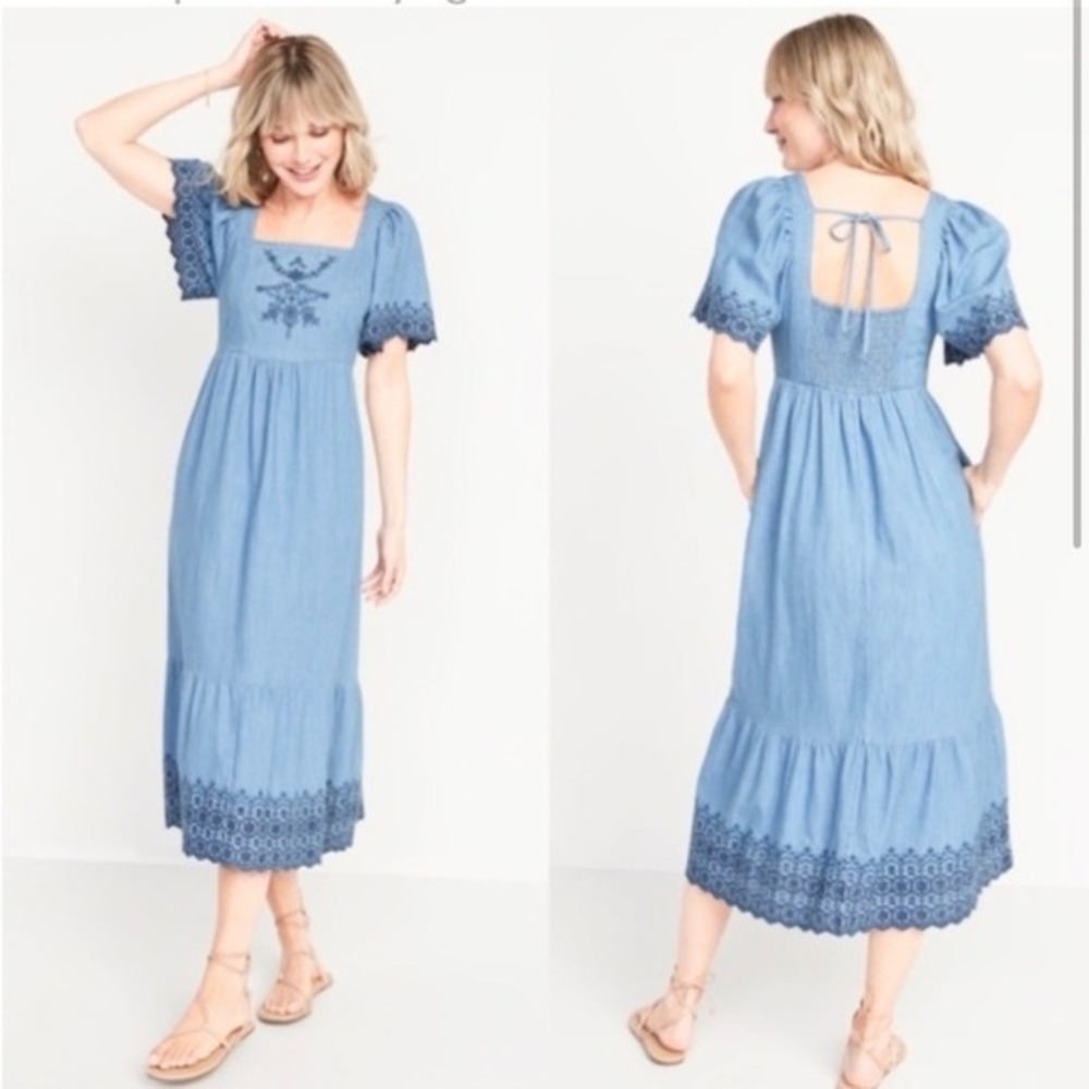 Old Navy Blue‎ Embroidered Chambray Midi Dress M 100% Cotton Smocked Back